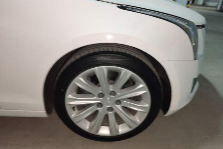Used Cadillac ATS-L 2017 28T Fashion Edition Right Front Wheel Hub