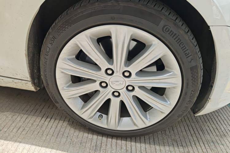 Used Cadillac ATS-L 2017 28T Tech Edition Right Front Wheel Hub