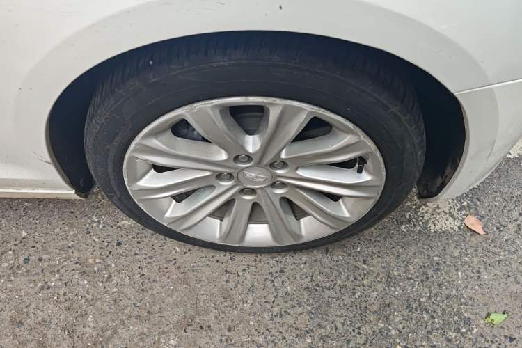 Used Cadillac ATS-L 2017 28T Tech Edition Right Front Wheel Hub