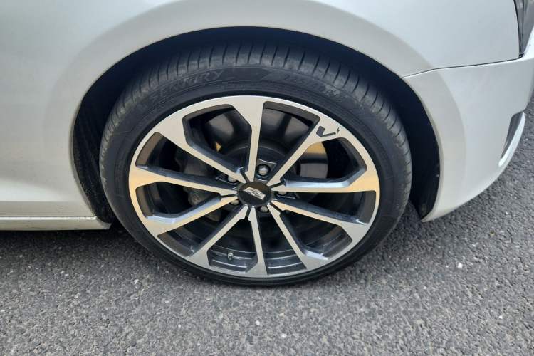 Used Cadillac ATS-L 2017 28T Fashion Edition Right Front Wheel Hub