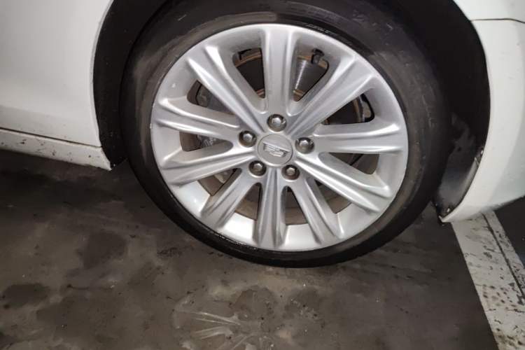 Used Cadillac ATS-L 2017 28T Fashion Edition Right Front Wheel Hub