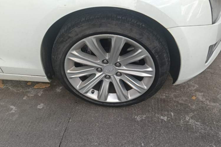 Used Cadillac ATS-L 2017 28T Tech Edition Right Front Wheel Hub