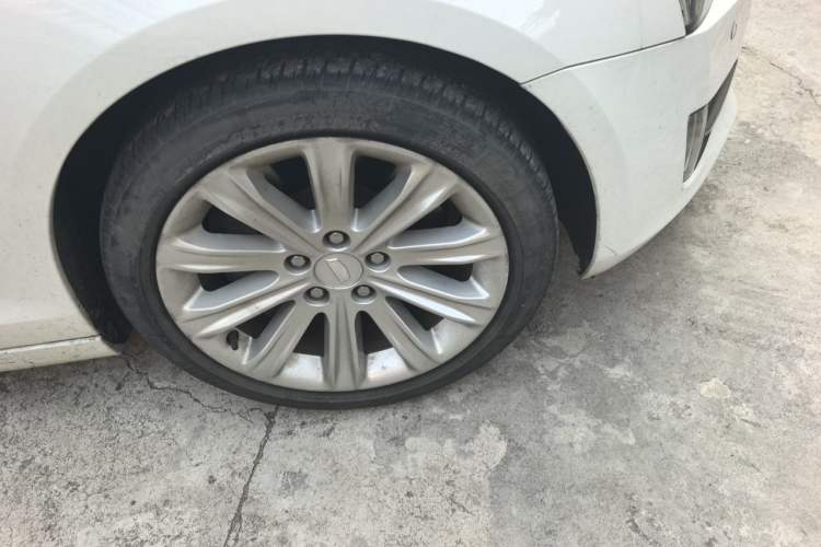 Used Cadillac ATS-L 2017 28T Tech Edition Right Front Wheel Hub