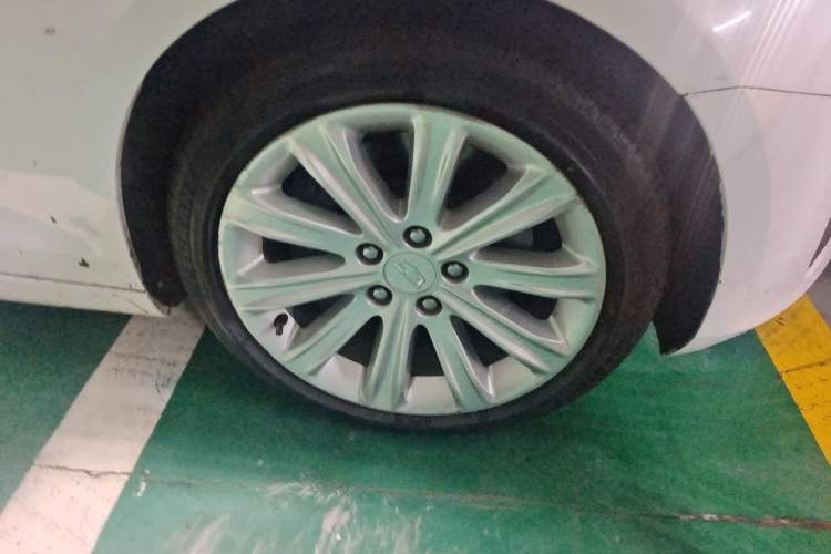 Used Cadillac ATS-L 2017 28T Tech Edition Right Front Wheel Hub
