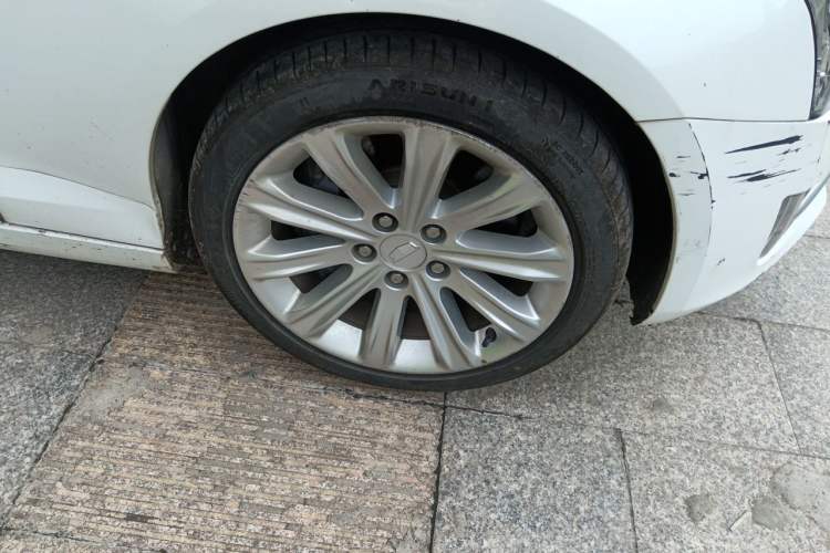 Used Cadillac ATS-L 2017 28T Tech Edition Right Front Wheel Hub