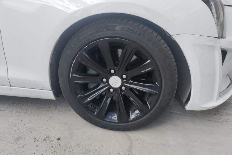 Used Cadillac ATS-L 2017 28T Tech Edition Right Front Wheel Hub