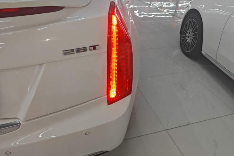 Used Cadillac ATS-L 2017 28T Fashion Edition Right Rear Taillight
