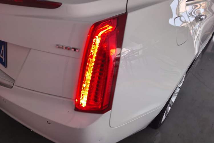 Used Cadillac ATS-L 2017 28T Fashion Edition Right Rear Taillight