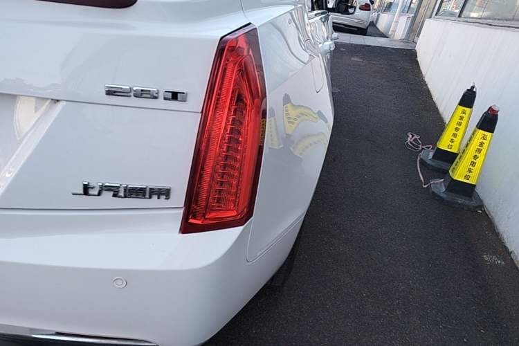 Used Cadillac ATS-L 2017 28T Tech Edition Right Rear Taillight