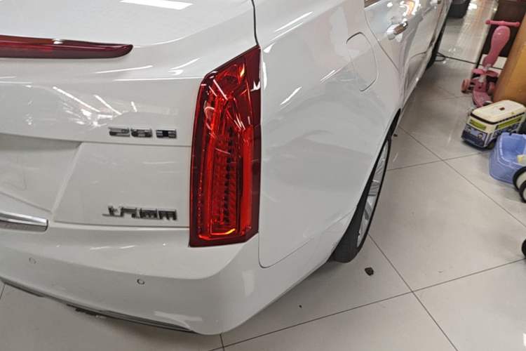 Used Cadillac ATS-L 2017 28T Fashion Edition Right Rear Taillight