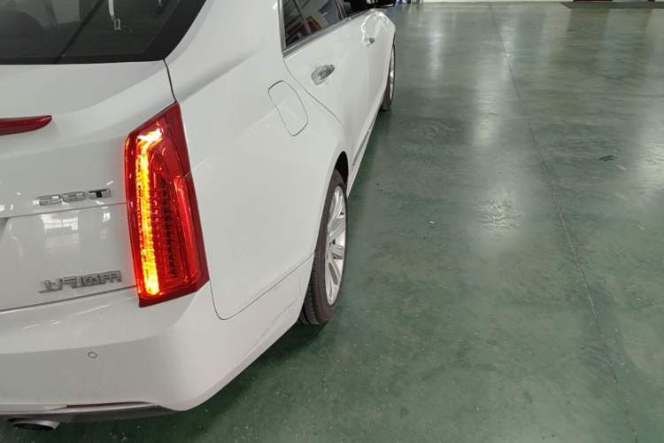 Used Cadillac ATS-L 2017 28T Fashion Edition Right Rear Taillight
