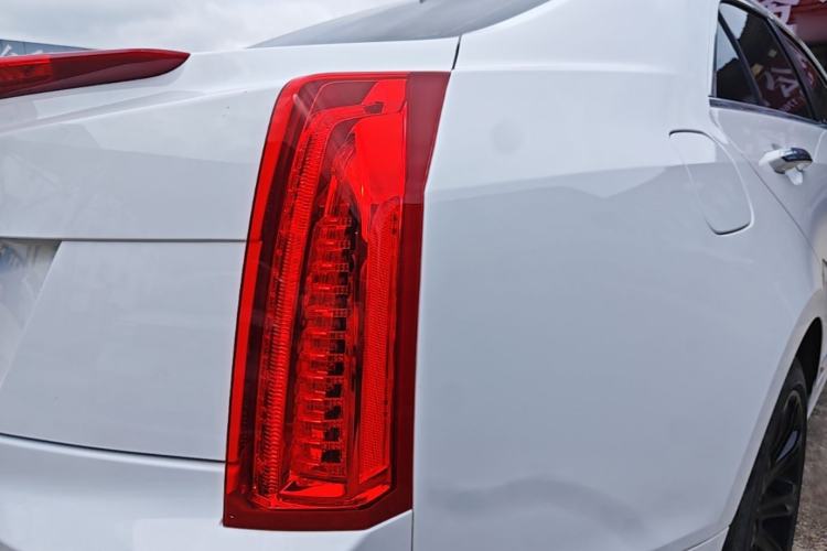Used Cadillac ATS-L 2017 28T Fashion Edition Right Rear Taillight
