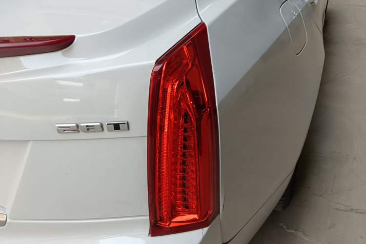 Used Cadillac ATS-L 2017 28T Fashion Edition Right Rear Taillight