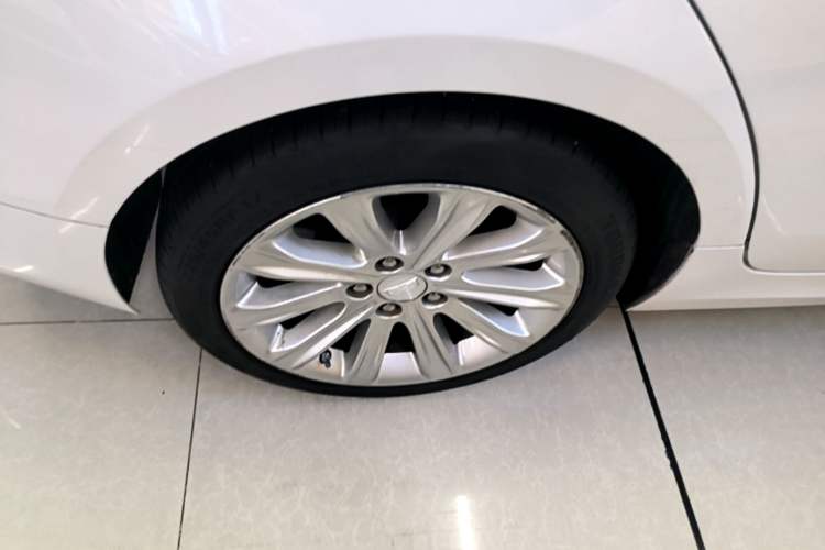 Used Cadillac ATS-L 2017 28T Tech Edition Right Rear Wheel Hub