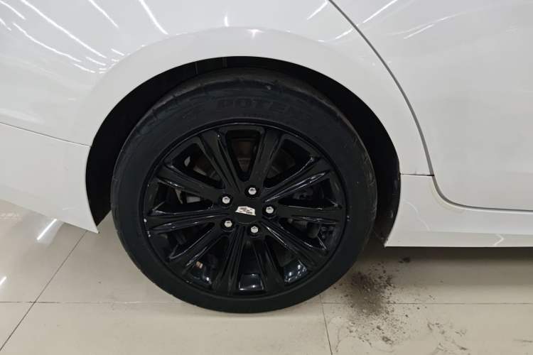Used Cadillac ATS-L 2017 28T Tech Edition Right Rear Wheel Hub