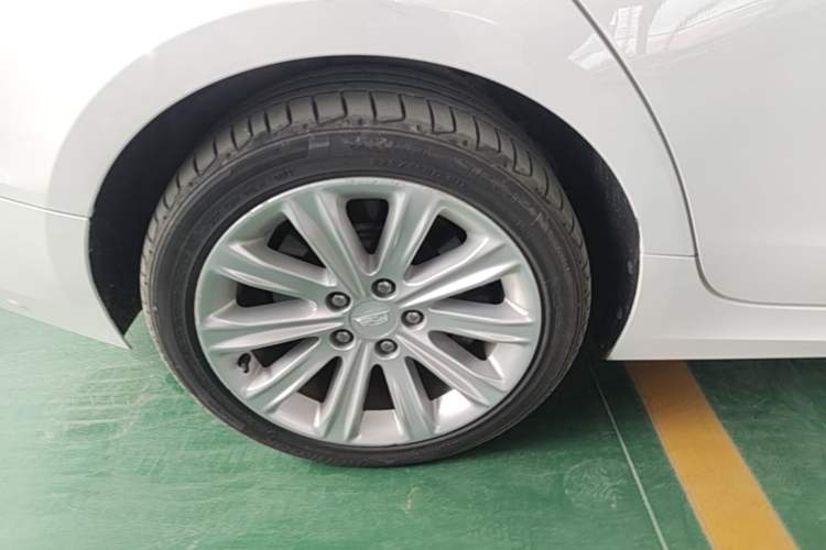 Used Cadillac ATS-L 2017 28T Tech Edition Right Rear Wheel Hub