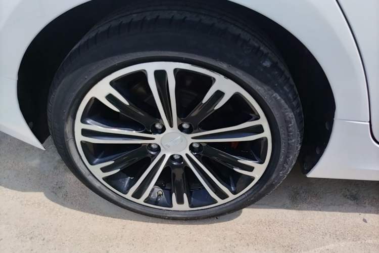Used Cadillac ATS-L 2017 28T Tech Edition Right Rear Wheel Hub