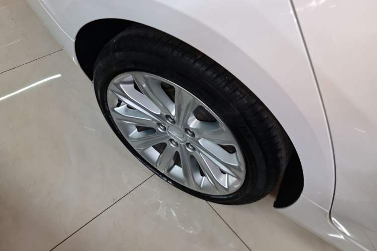 Used Cadillac ATS-L 2017 28T Tech Edition Right Rear Wheel Hub