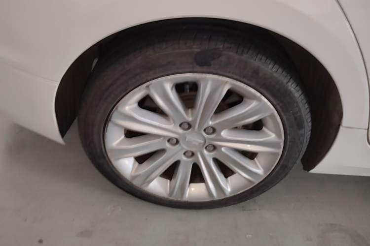 Used Cadillac ATS-L 2017 28T Tech Edition Right Rear Wheel Hub