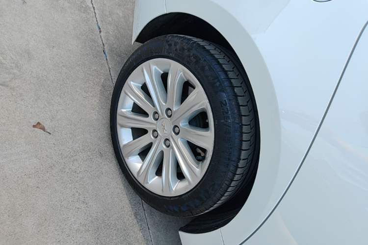 Used Cadillac ATS-L 2017 28T Tech Edition Right Rear Wheel Hub