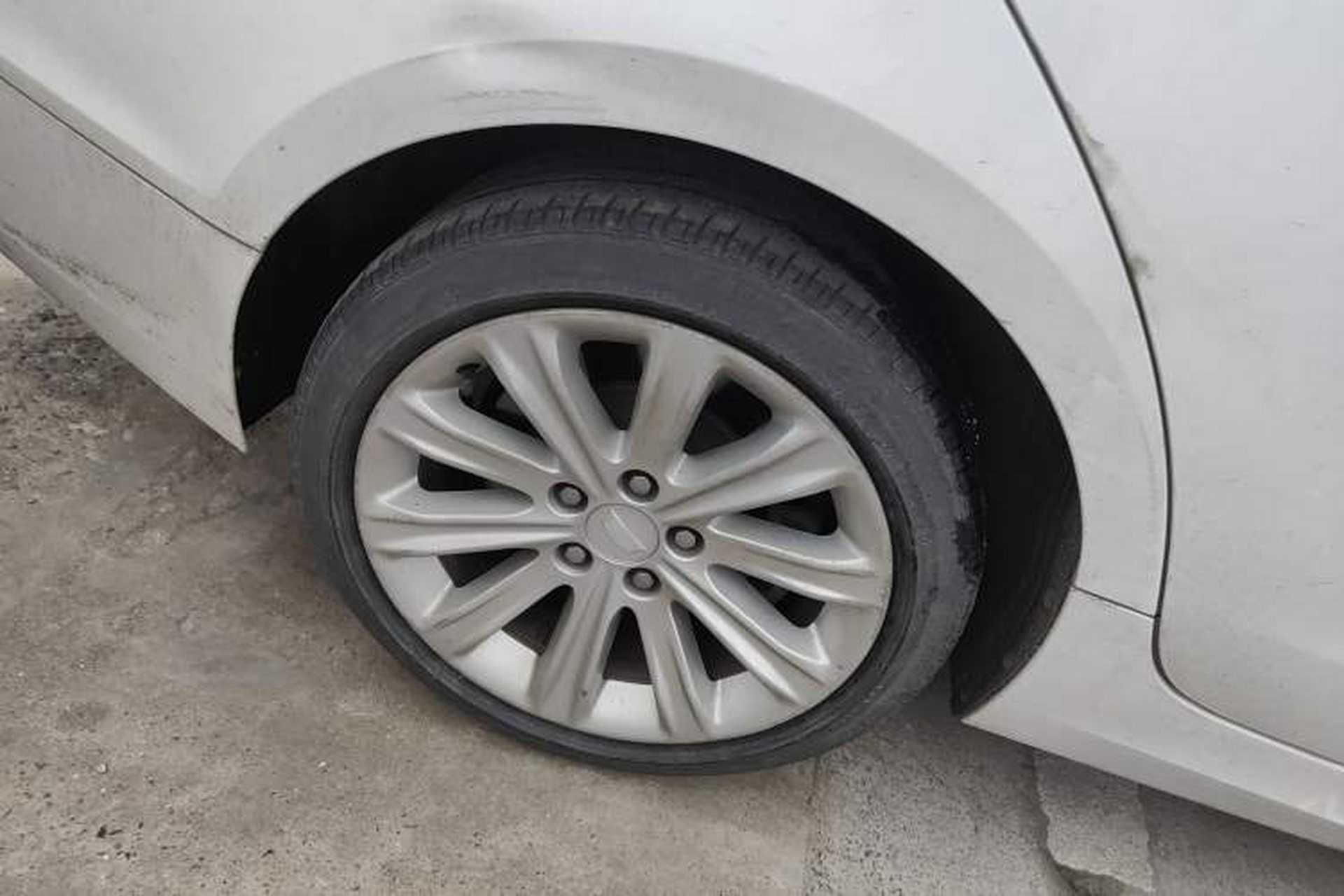Used Cadillac ATS-L 2017 28T Tech Edition Right Rear Wheel Hub