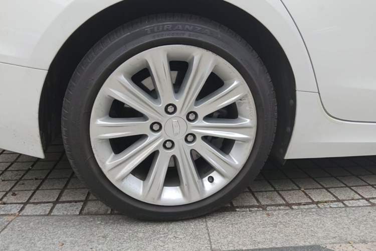 Used Cadillac ATS-L 2017 28T Tech Edition Right Rear Wheel Hub