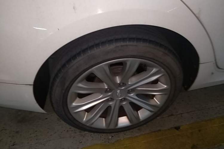 Used Cadillac ATS-L 2017 28T Tech Edition Right Rear Wheel Hub