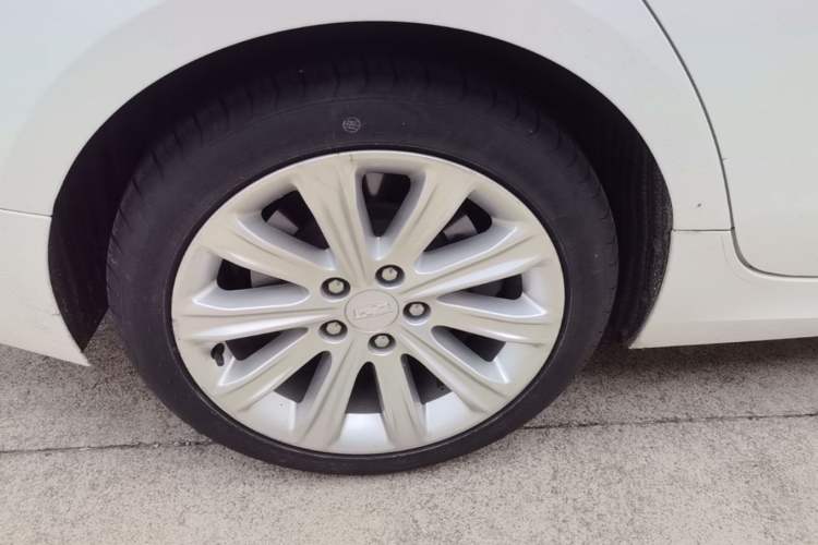Used Cadillac ATS-L 2017 28T Tech Edition Right Rear Wheel Hub