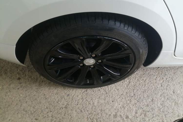 Used Cadillac ATS-L 2017 28T Tech Edition Right Rear Wheel Hub