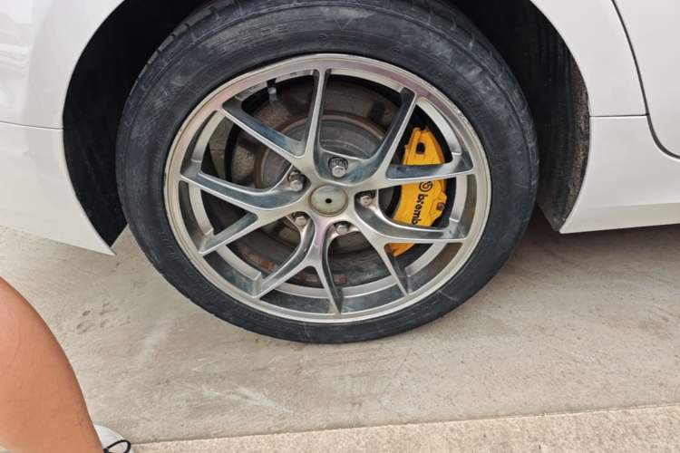 Used Cadillac ATS-L 2017 28T Tech Edition Right Rear Wheel Hub