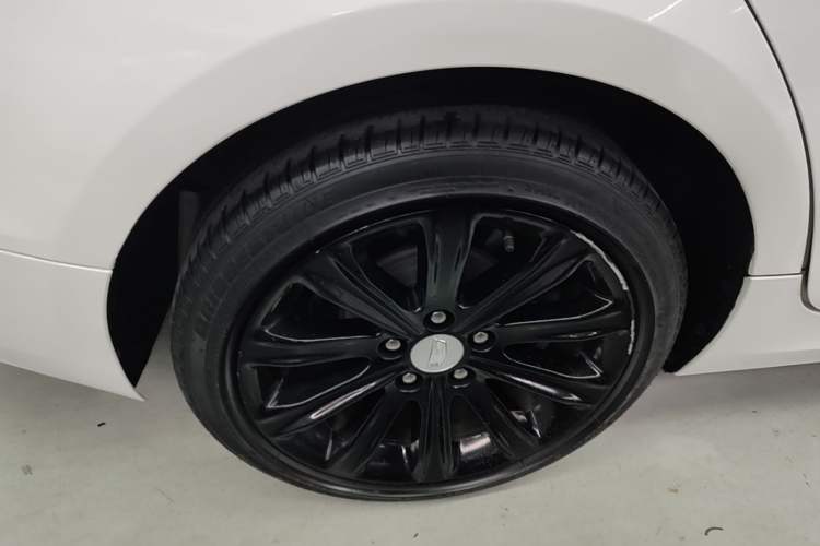 Used Cadillac ATS-L 2017 28T Tech Edition Right Rear Wheel Hub