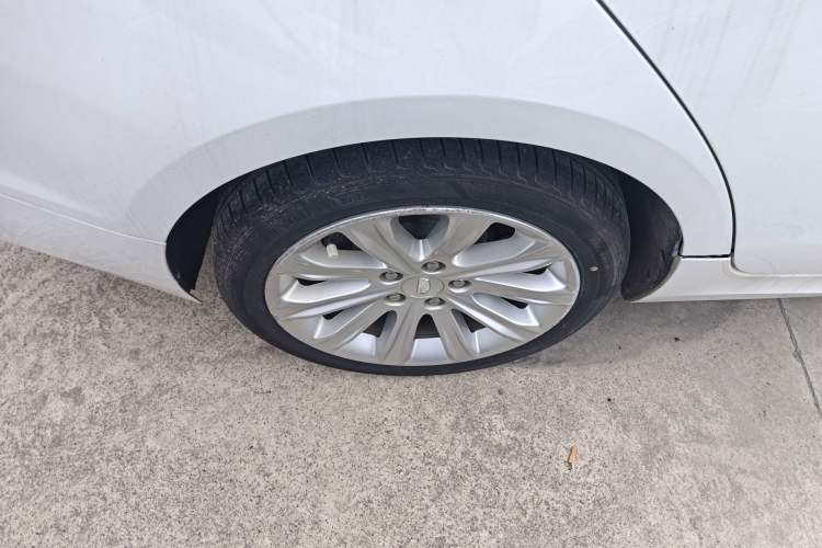 Used Cadillac ATS-L 2017 28T Tech Edition Right Rear Wheel Hub