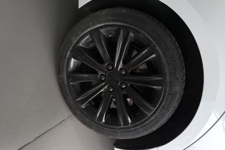 Used Cadillac ATS-L 2017 28T Tech Edition Right Rear Wheel Hub