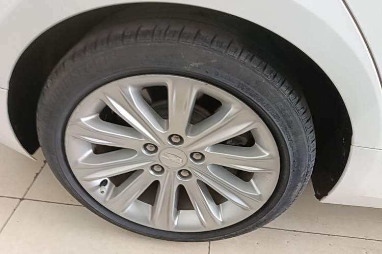 Used Cadillac ATS-L 2017 28T Fashion Edition Right Rear Wheel Hub