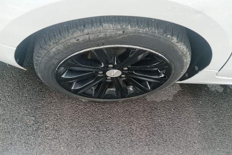 Used Cadillac ATS-L 2017 28T Tech Edition Right Rear Wheel Hub
