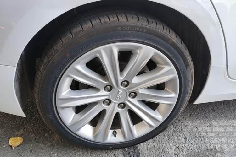 Used Cadillac ATS-L 2017 28T Tech Edition Right Rear Wheel Hub