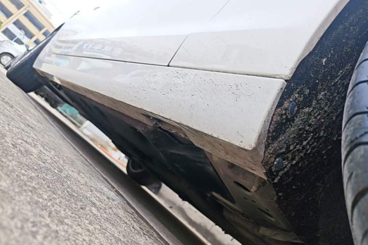 Used Cadillac ATS-L 2017 28T Tech Edition Right Side Sill