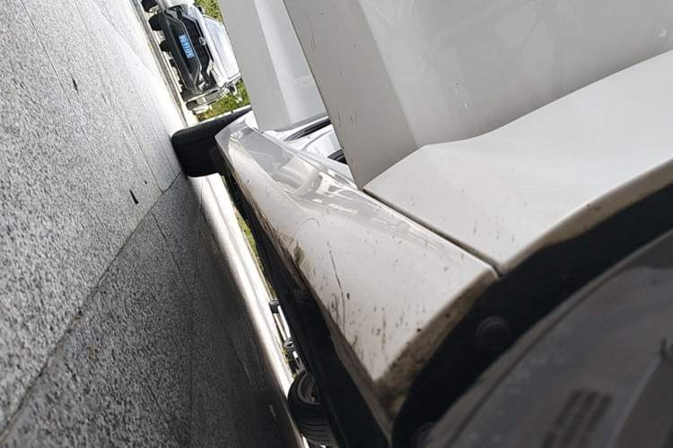 Used Cadillac ATS-L 2017 28T Tech Edition Right Side Sill