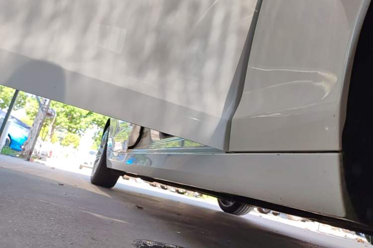 Used Cadillac ATS-L 2017 28T Tech Edition Right Side Sill