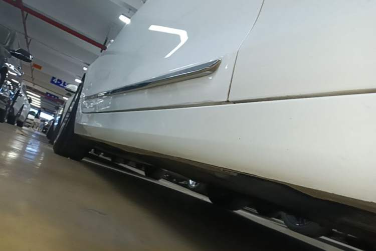 Used Cadillac ATS-L 2017 28T Fashion Edition Right Side Sill