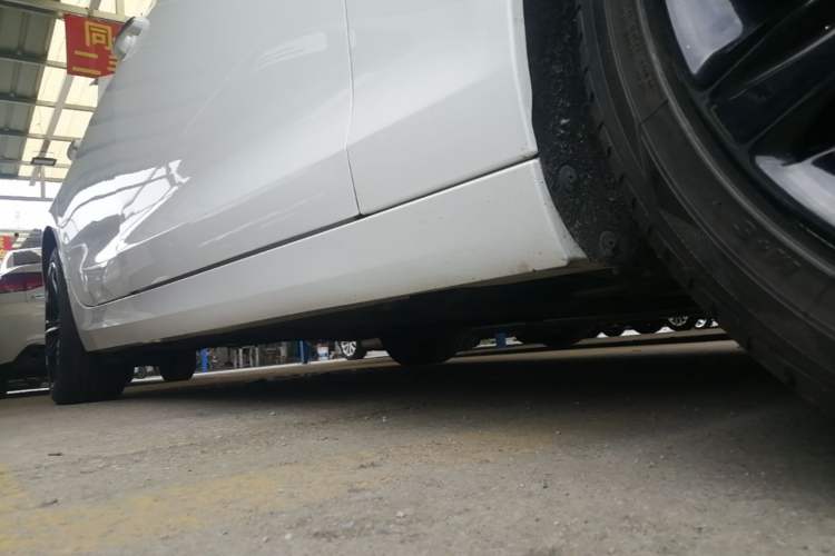 Used Cadillac ATS-L 2017 28T Tech Edition Right Side Sill