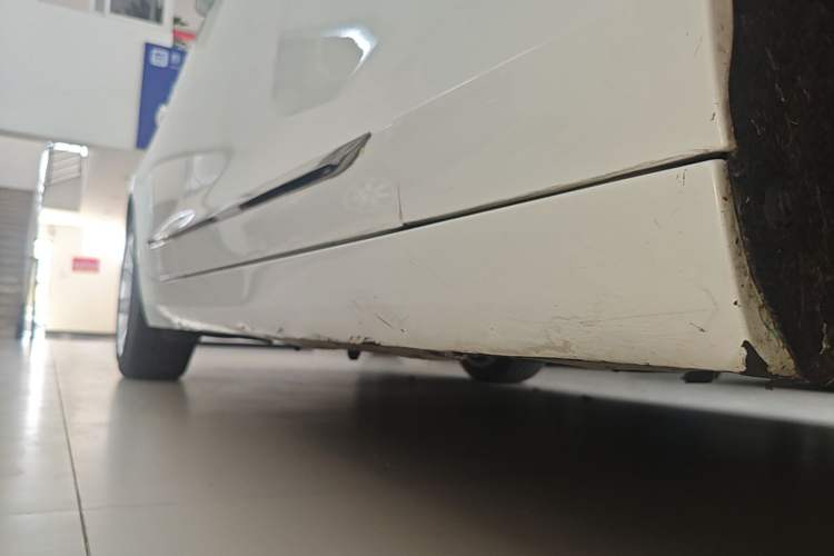 Used Cadillac ATS-L 2017 28T Tech Edition Right Side Sill