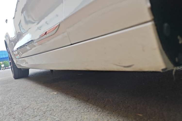 Used Cadillac ATS-L 2017 28T Tech Edition Right Side Sill