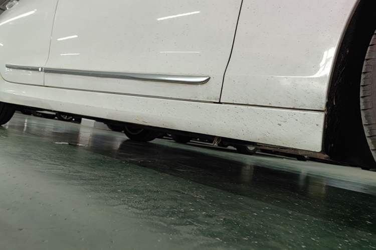 Used Cadillac ATS-L 2017 28T Fashion Edition Right Side Sill