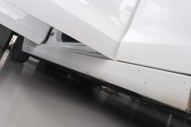 Used Cadillac ATS-L 2017 28T Tech Edition Right Side Sill