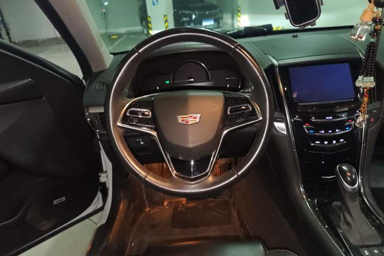 Used Cadillac ATS-L 2017 28T Fashion Edition Steering Wheel
