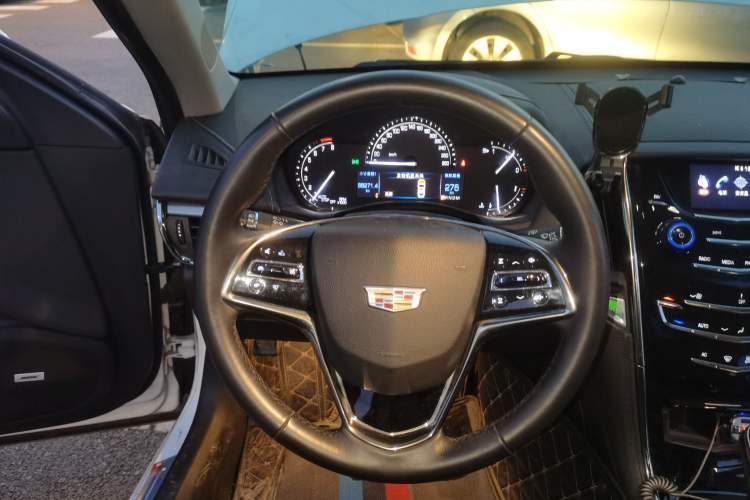 Used Cadillac ATS-L 2017 28T Tech Edition Steering Wheel