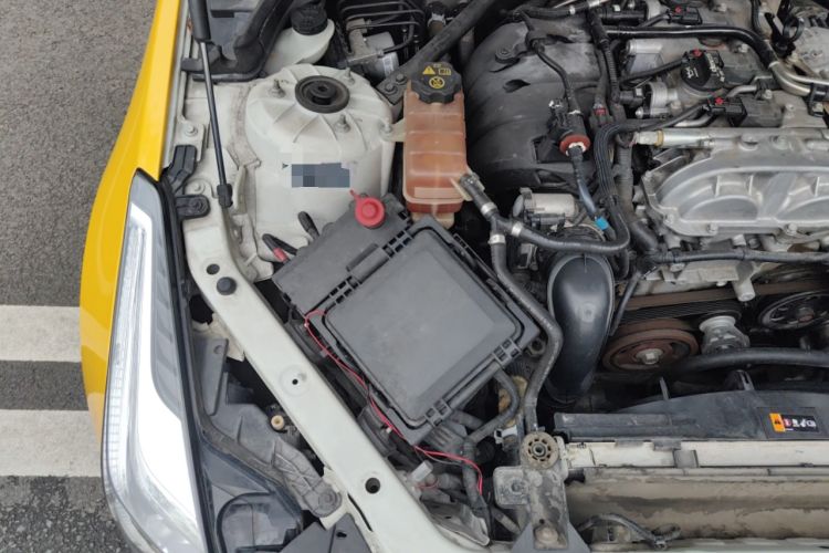 Used Cadillac ATS-L 2017 28T Tech Edition Engine Bay Right