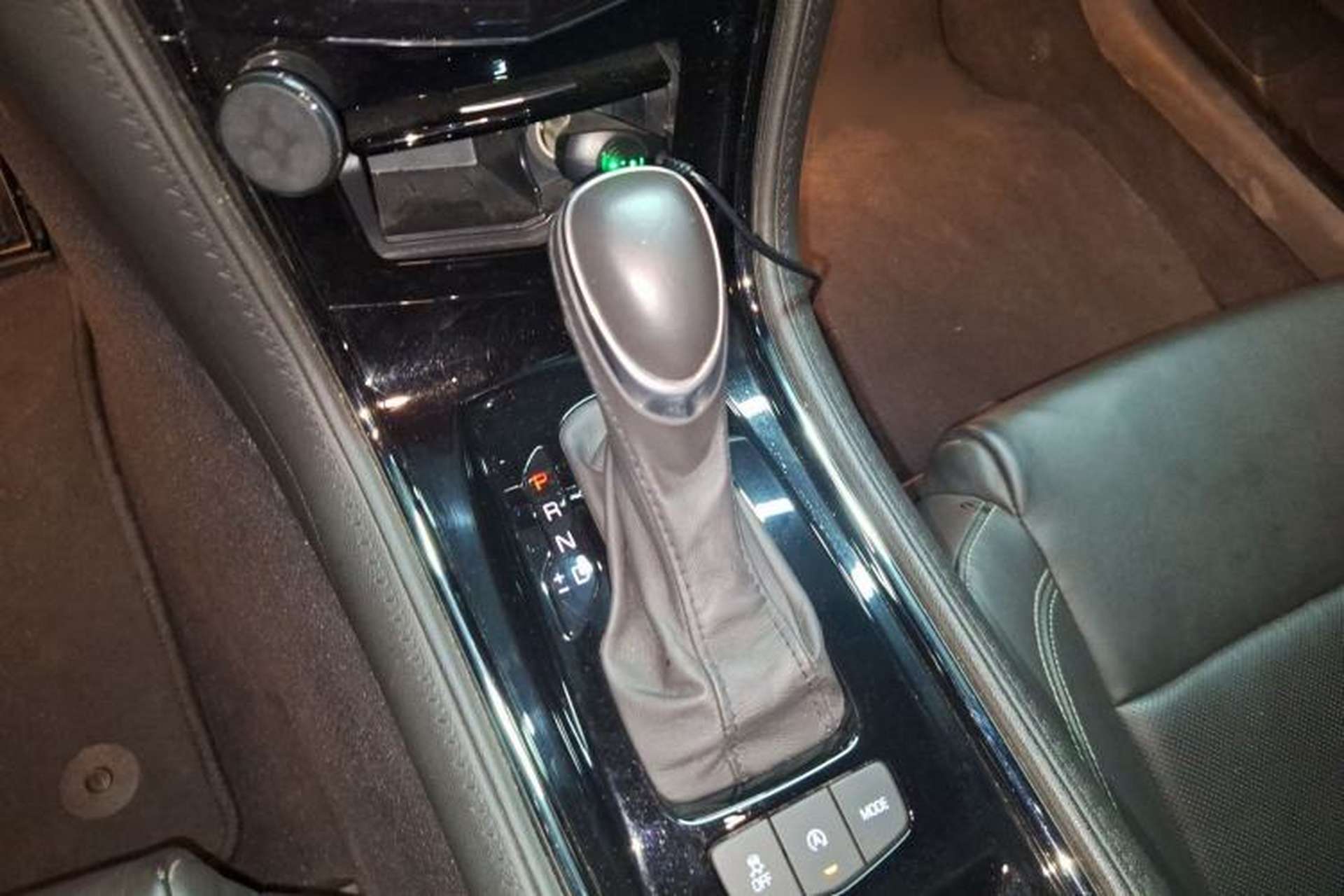 Used Cadillac ATS-L 2017 28T Fashion Edition Gear Lever