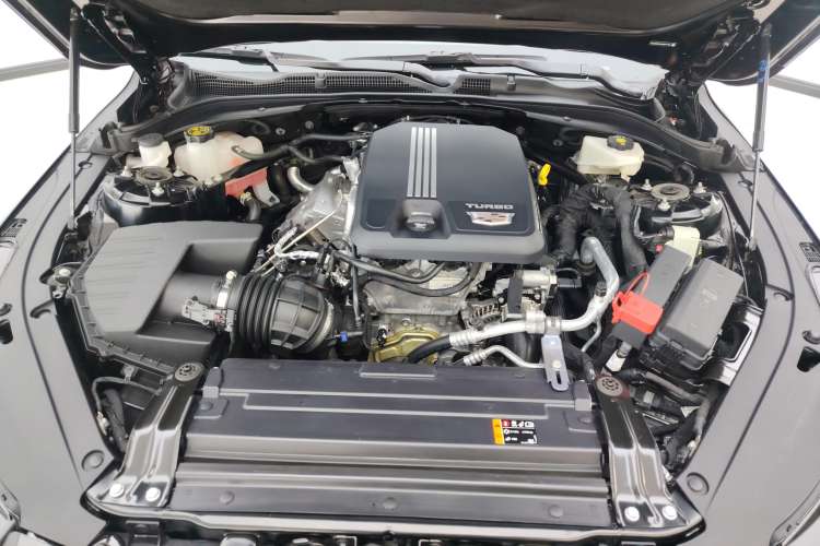 Used Cadillac CT4 2023 28T Luxury Version Engine Bay